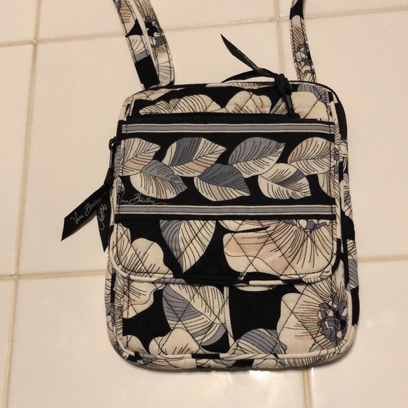 ⭐️VERA BRADLEY CROSSBODY BAG⭐️ - Picture 2 of 11
